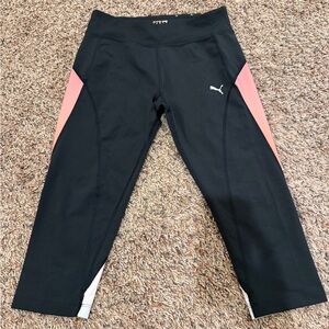 PUMA womens Black Capri Leggings with Pink Panels
